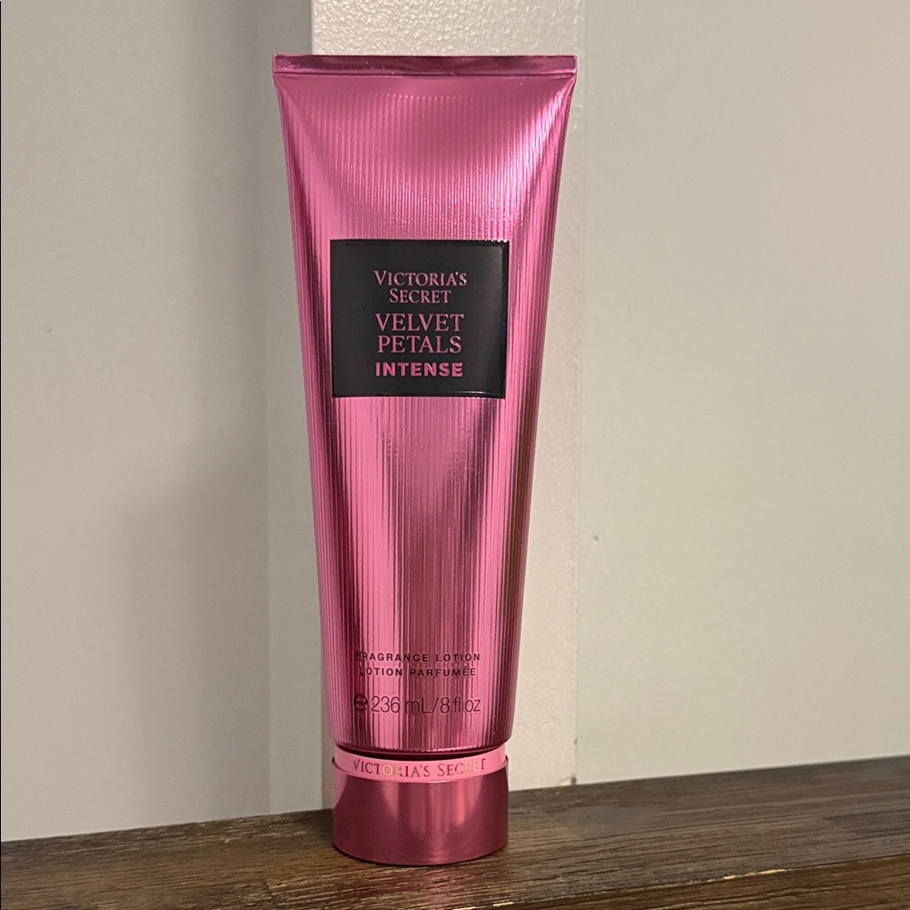 Victoria's Secret Velvet Petals Intense Lotion - Metallic Pink